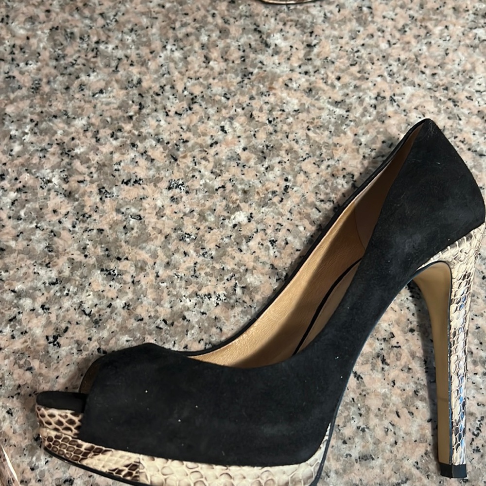 Joan & David size 7 Leather python black peep toe heel